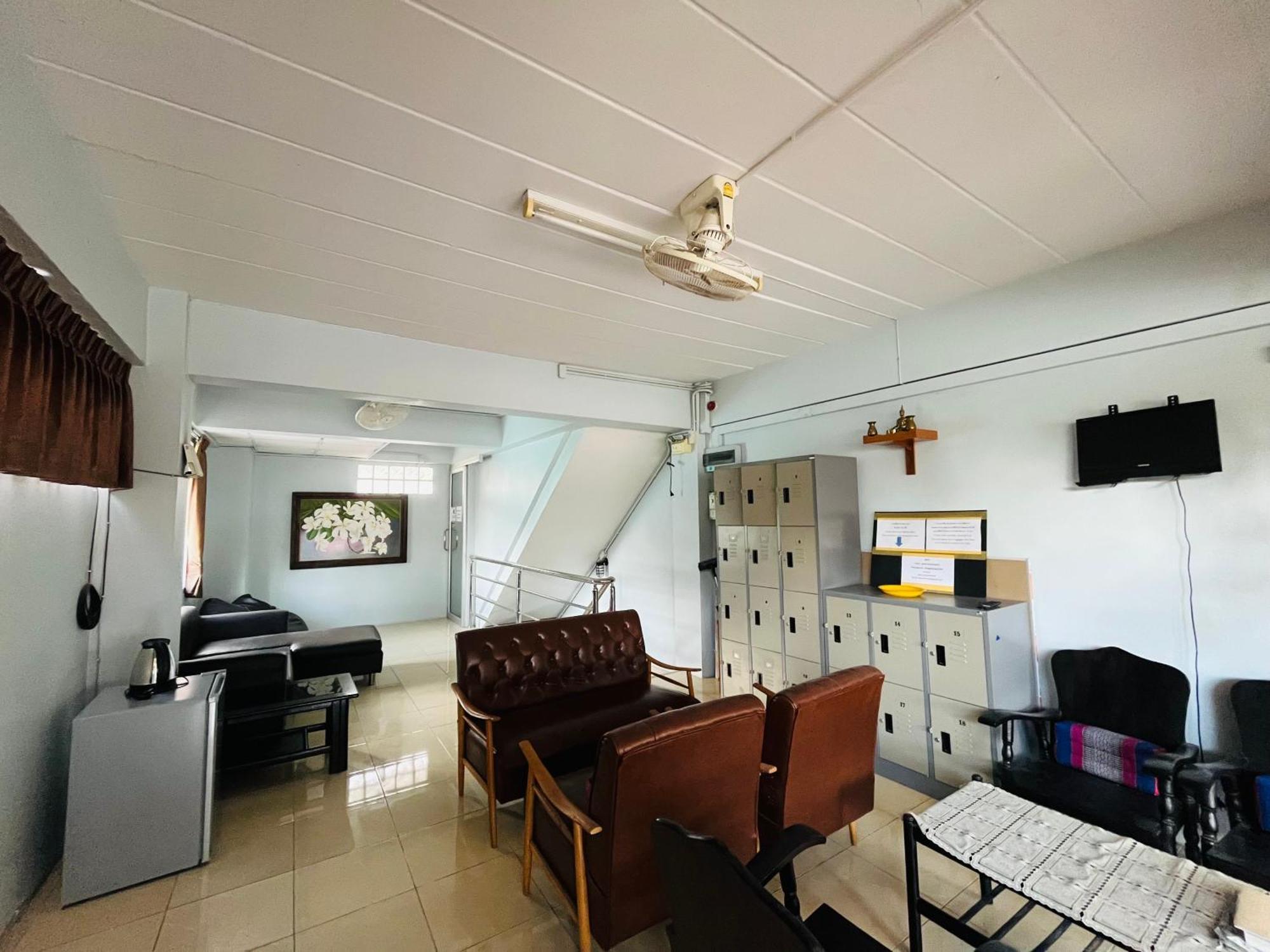 Patone Hostel Phra Nakhon Si Ayutthaya Exteriör bild