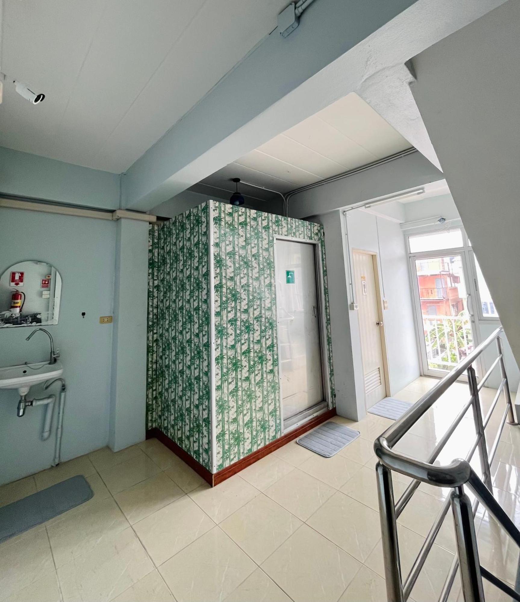 Patone Hostel Phra Nakhon Si Ayutthaya Exteriör bild